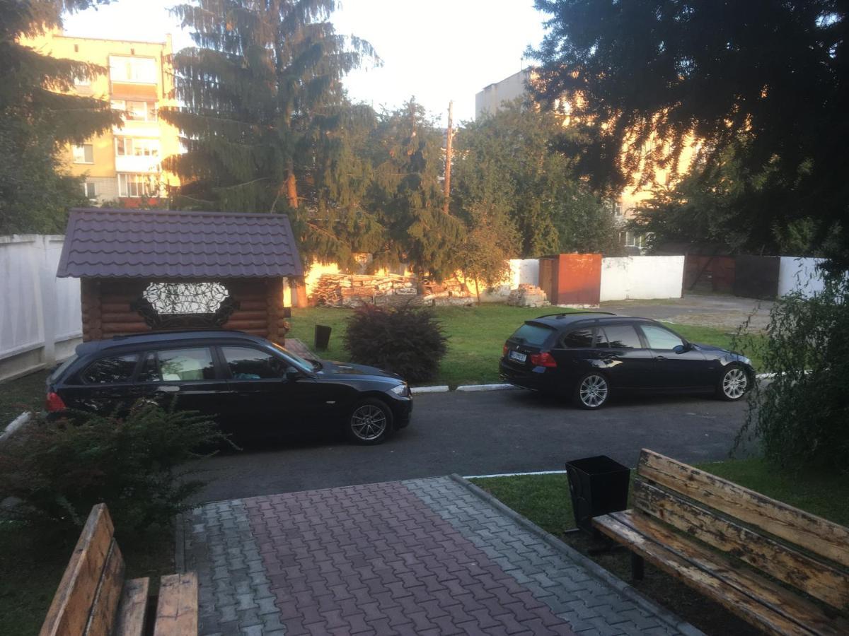Mini-Hotel Neptun Rivne Exterior foto