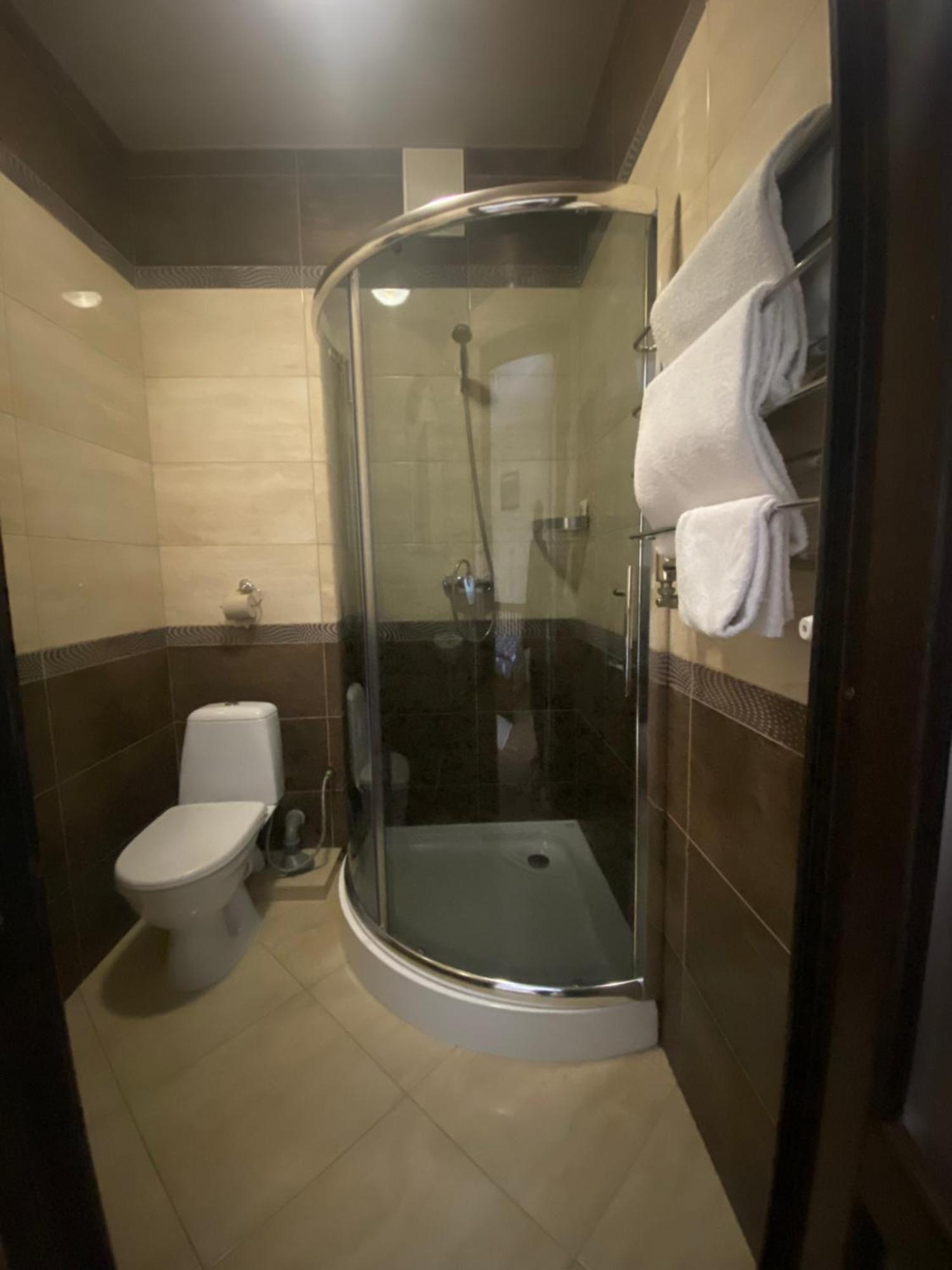 Mini-Hotel Neptun Rivne Exterior foto