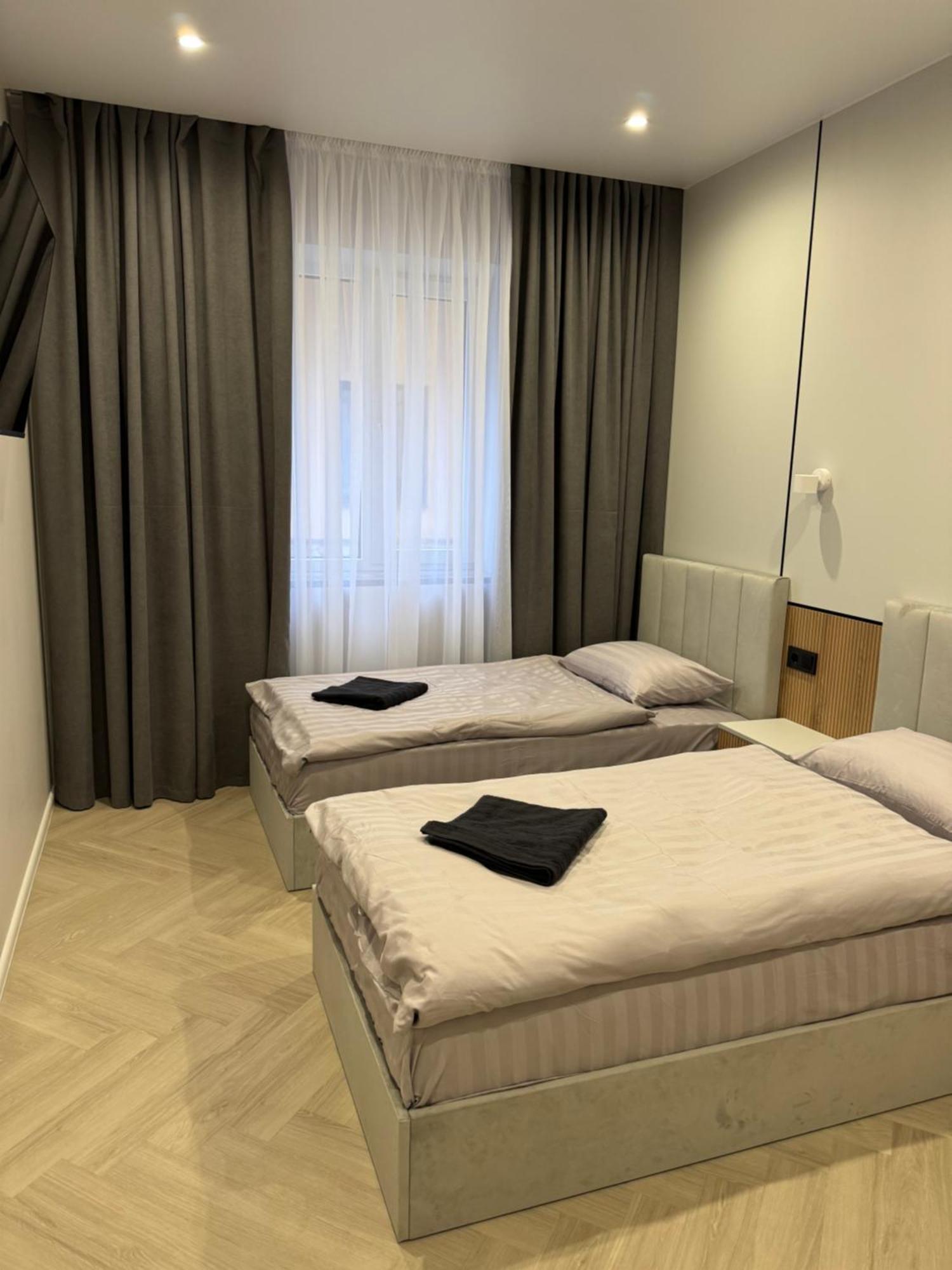 Mini-Hotel Neptun Rivne Exterior foto